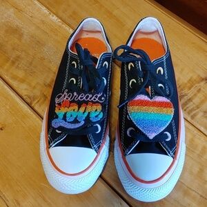 Millie Bobby Brown/Converse Chuck Taylor All Stars Spread Love Sneaker SZ 5